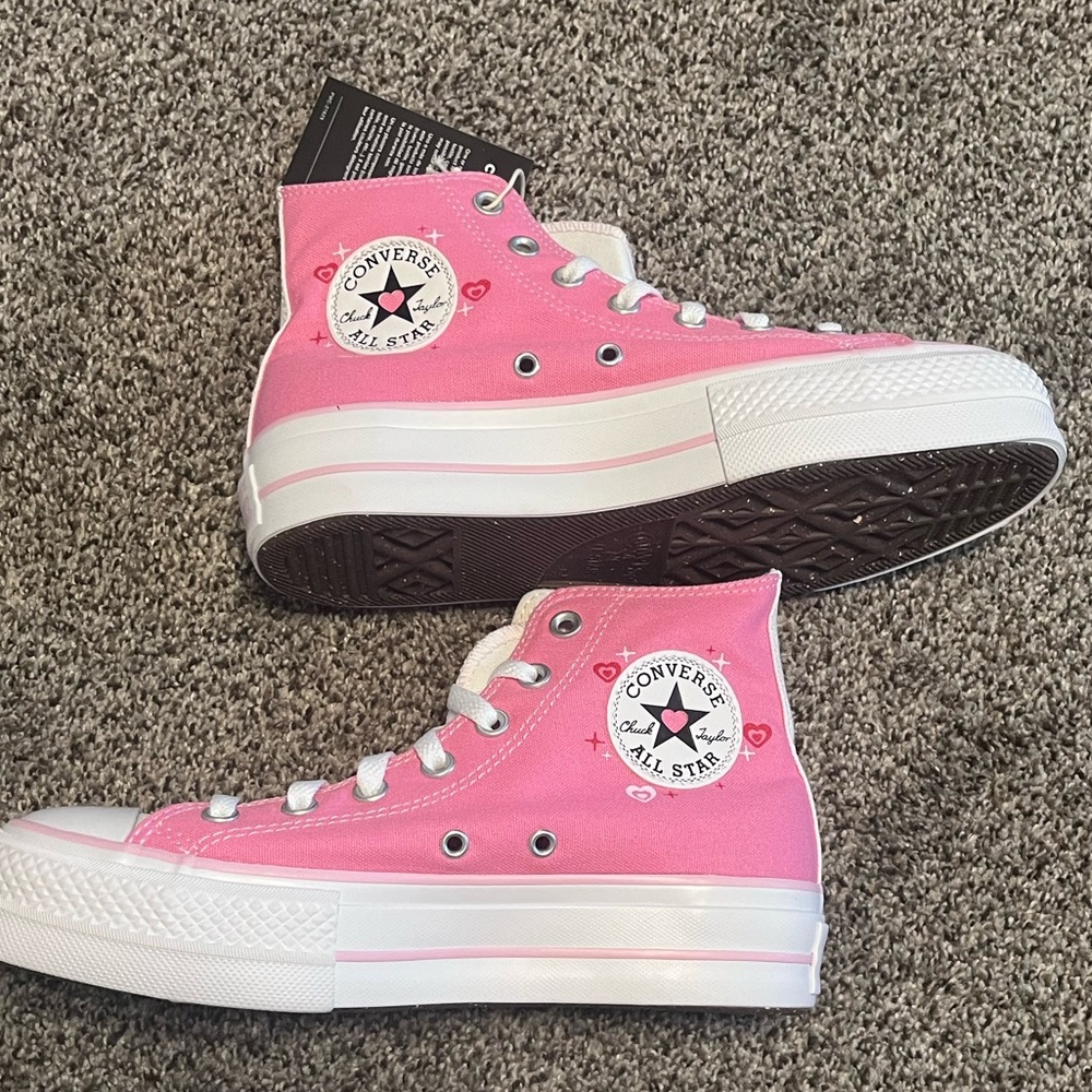 NWT!!  Custom platform high top pink converse! Heart lovers!